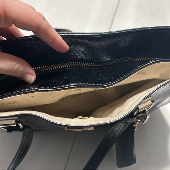 Guess Black Bag - Picture 10 of 16